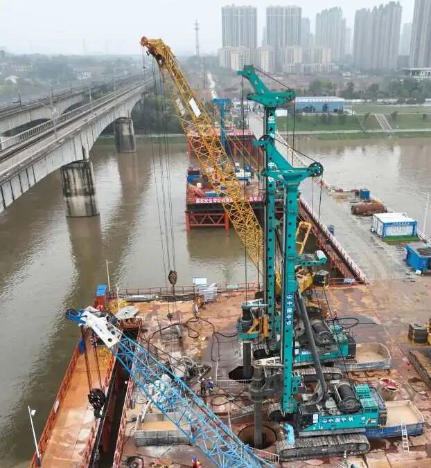 啃下“硬骨头”！恒峰g22智能旋挖钻机助力长沙湘江铁路特大桥主墩桩基工程美满收官
